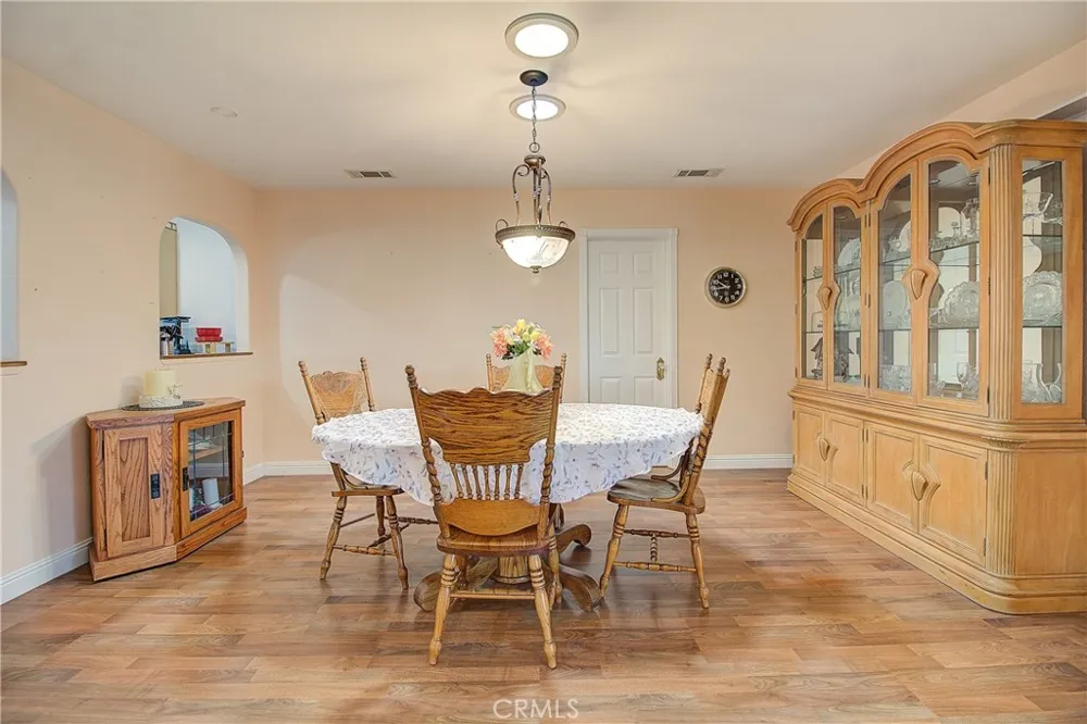 25890 Interlechen Drive Sun City, CA 92586