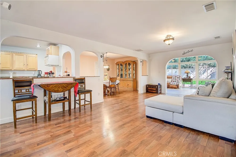 25890 Interlechen Drive Sun City, CA 92586