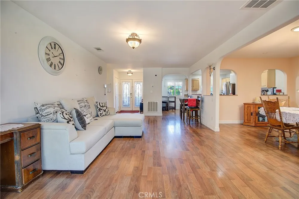 25890 Interlechen Drive Sun City, CA 92586