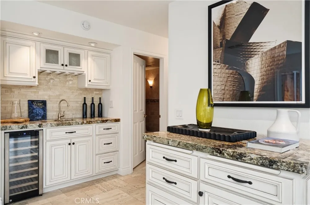 6497 Country Club Drive La Verne, CA 91750