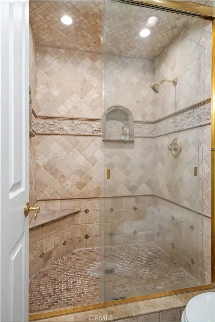 6497 Country Club Drive La Verne, CA 91750