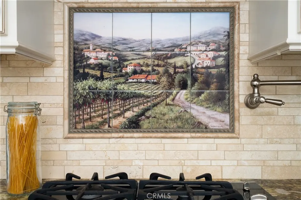 6497 Country Club Drive La Verne, CA 91750