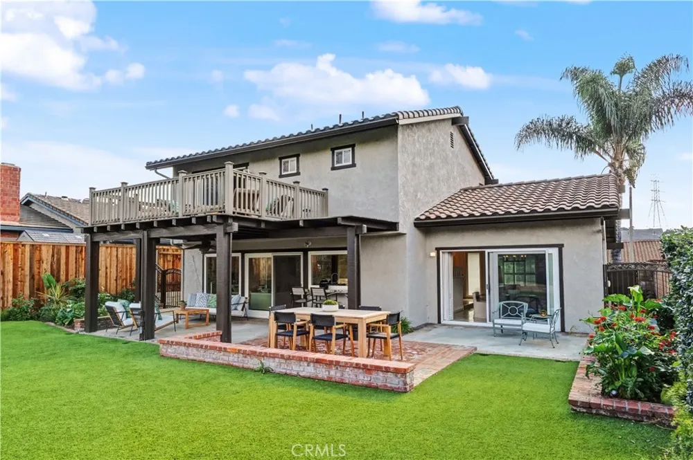6497 Country Club Drive La Verne, CA 91750