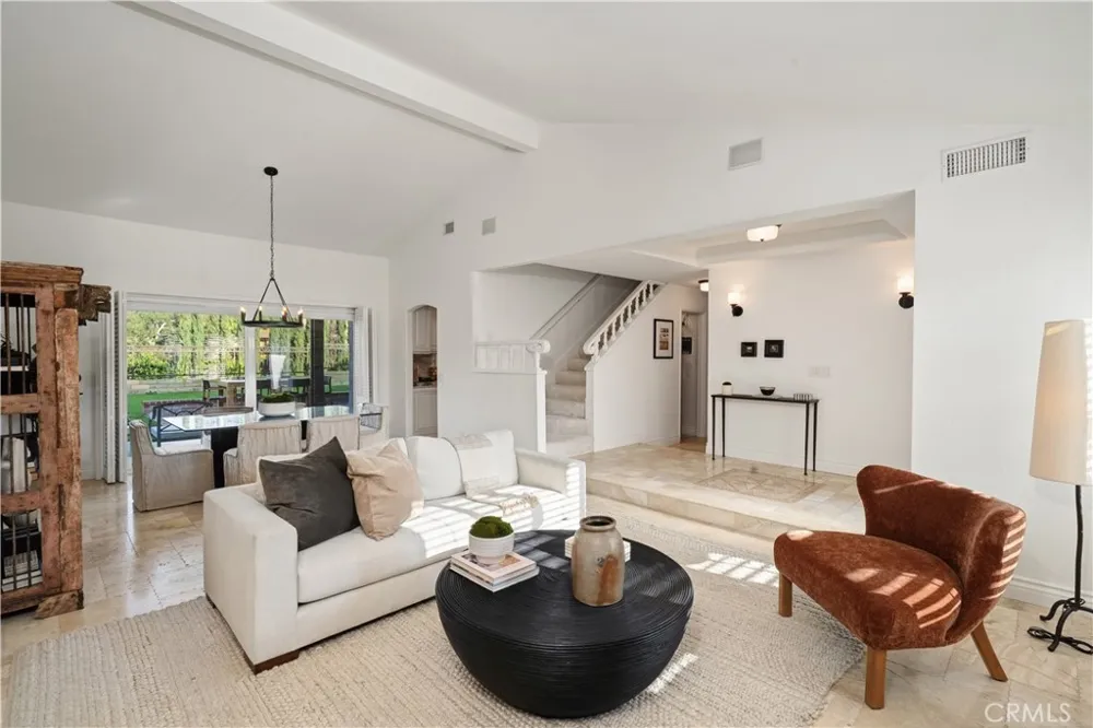 6497 Country Club Drive La Verne, CA 91750