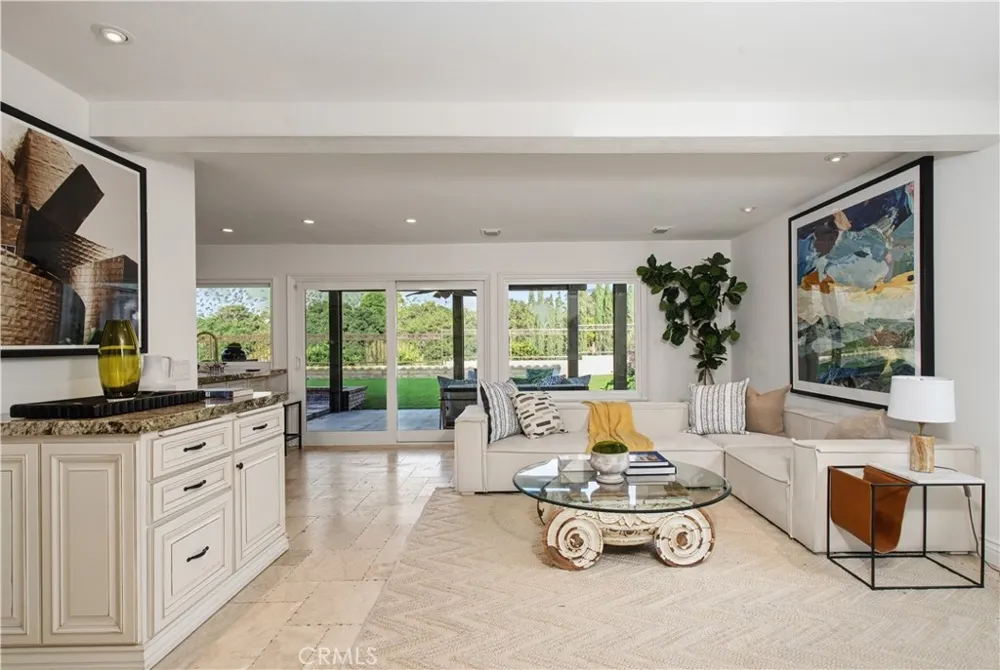 6497 Country Club Drive La Verne, CA 91750