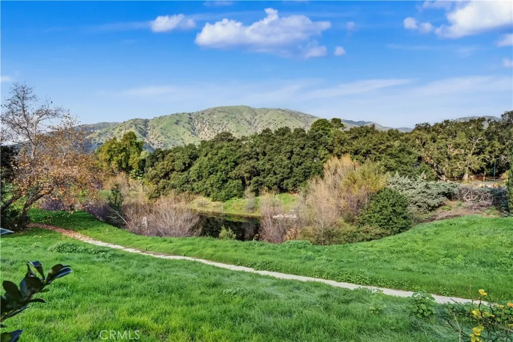 6497 Country Club Drive La Verne, CA 91750
