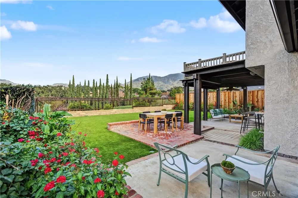 6497 Country Club Drive La Verne, CA 91750