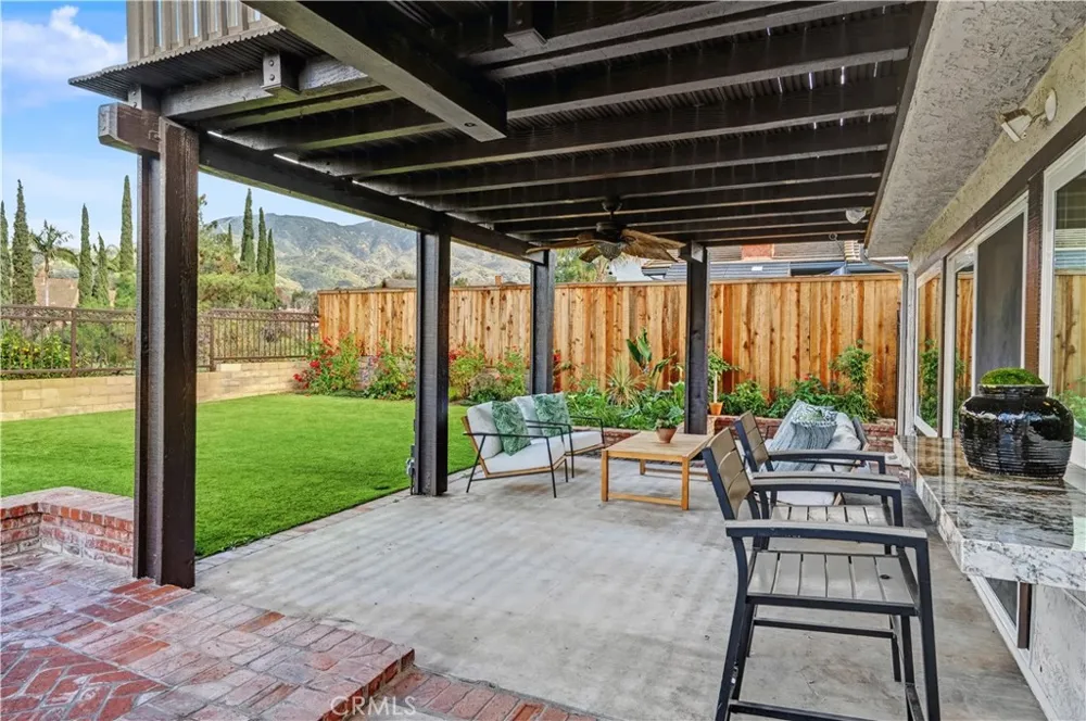 6497 Country Club Drive La Verne, CA 91750