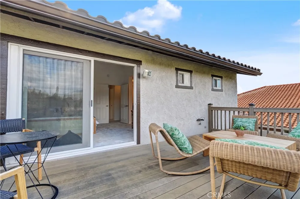 6497 Country Club Drive La Verne, CA 91750