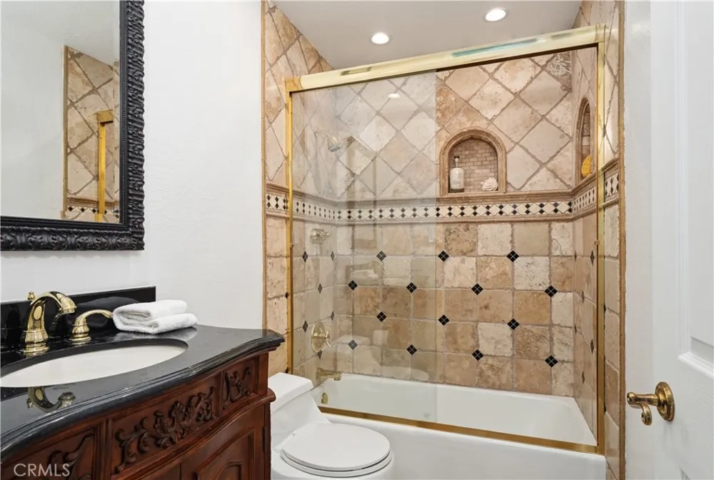6497 Country Club Drive La Verne, CA 91750