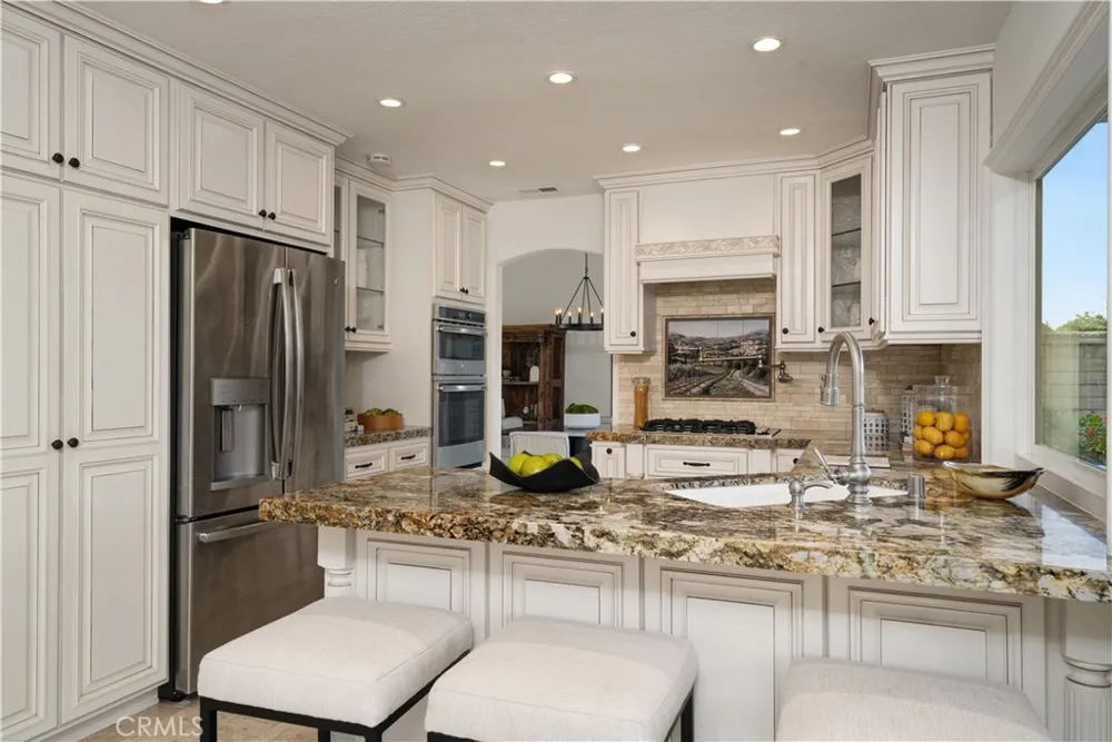 6497 Country Club Drive La Verne, CA 91750