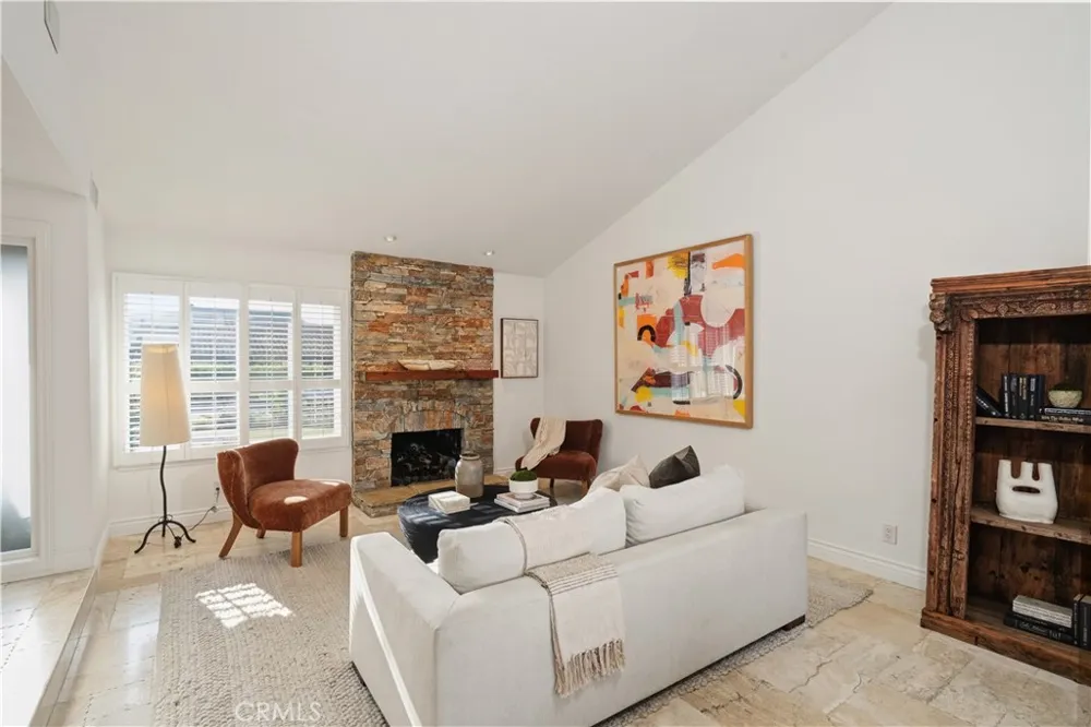 6497 Country Club Drive La Verne, CA 91750
