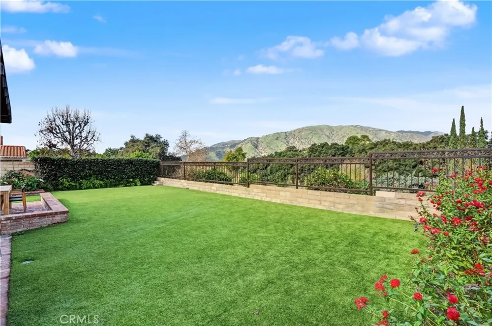 6497 Country Club Drive La Verne, CA 91750