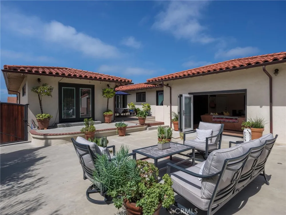 436 Via Media Palos Verdes Estates, CA 90274