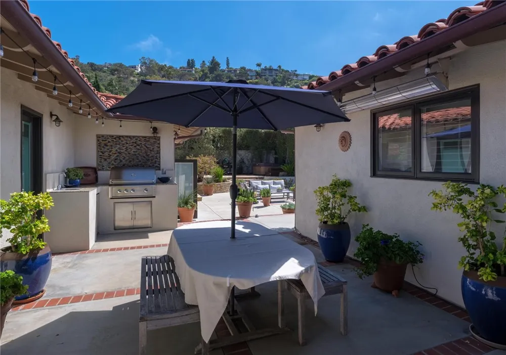 436 Via Media Palos Verdes Estates, CA 90274