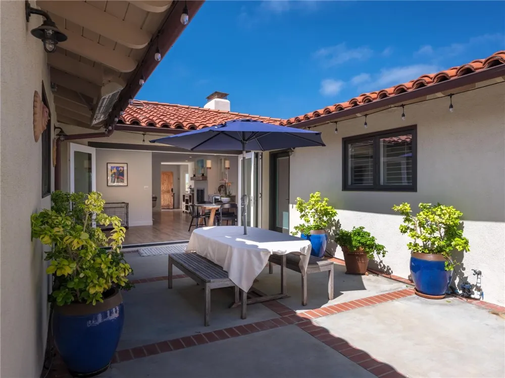 436 Via Media Palos Verdes Estates, CA 90274