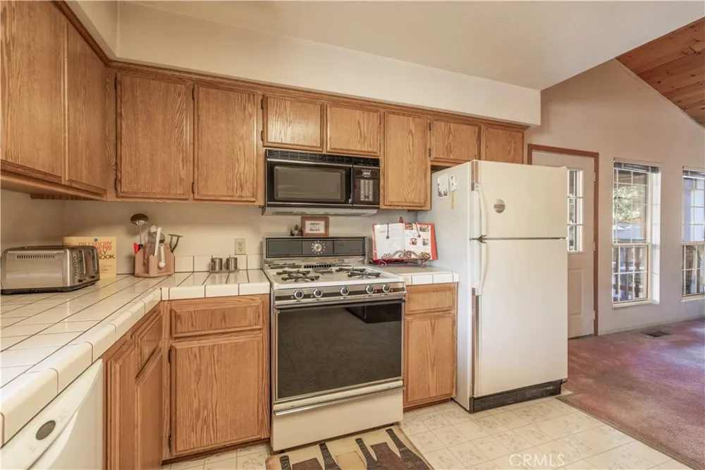 444 Elysian Big Bear City, CA 92314