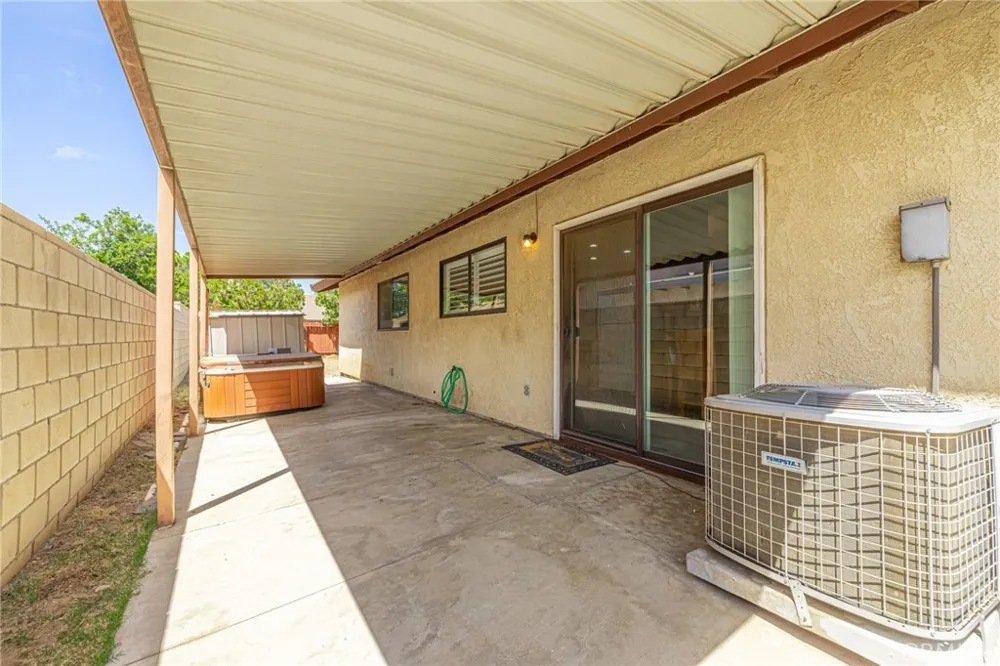 43729 La Paz Lancaster, CA 93535