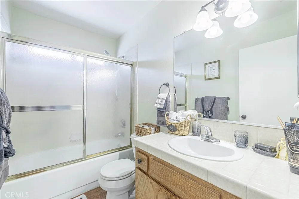 43729 La Paz Lancaster, CA 93535