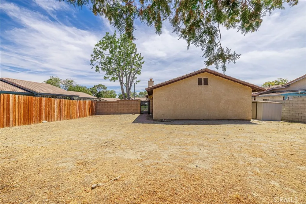 43729 La Paz Lancaster, CA 93535