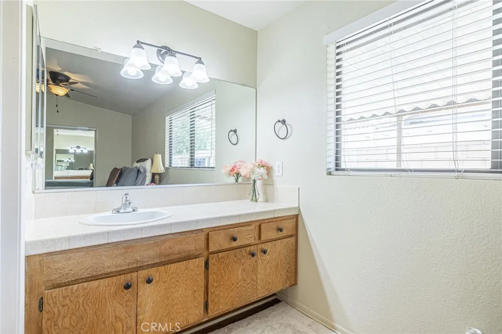 43729 La Paz Lancaster, CA 93535