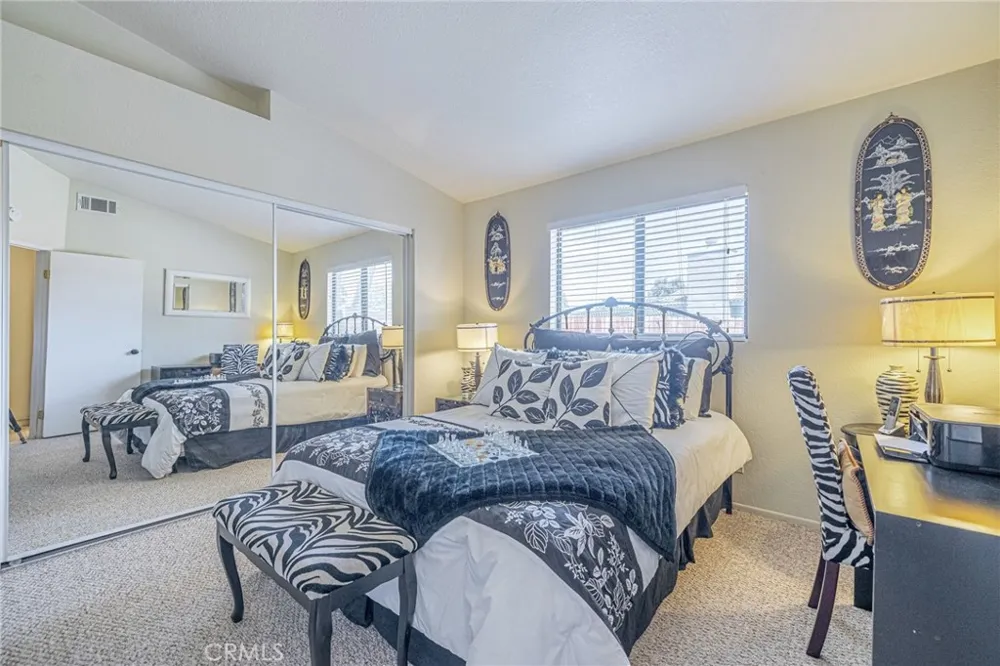 43729 La Paz Lancaster, CA 93535
