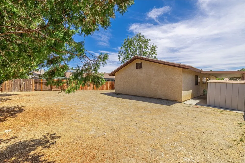 43729 La Paz Lancaster, CA 93535