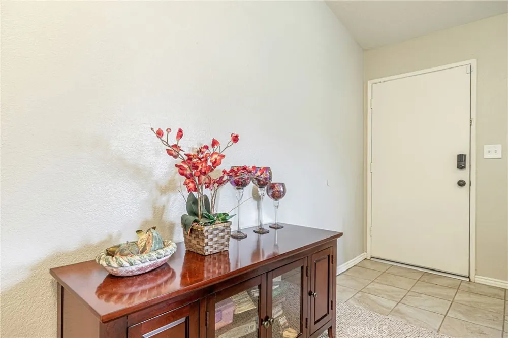 43729 La Paz Lancaster, CA 93535