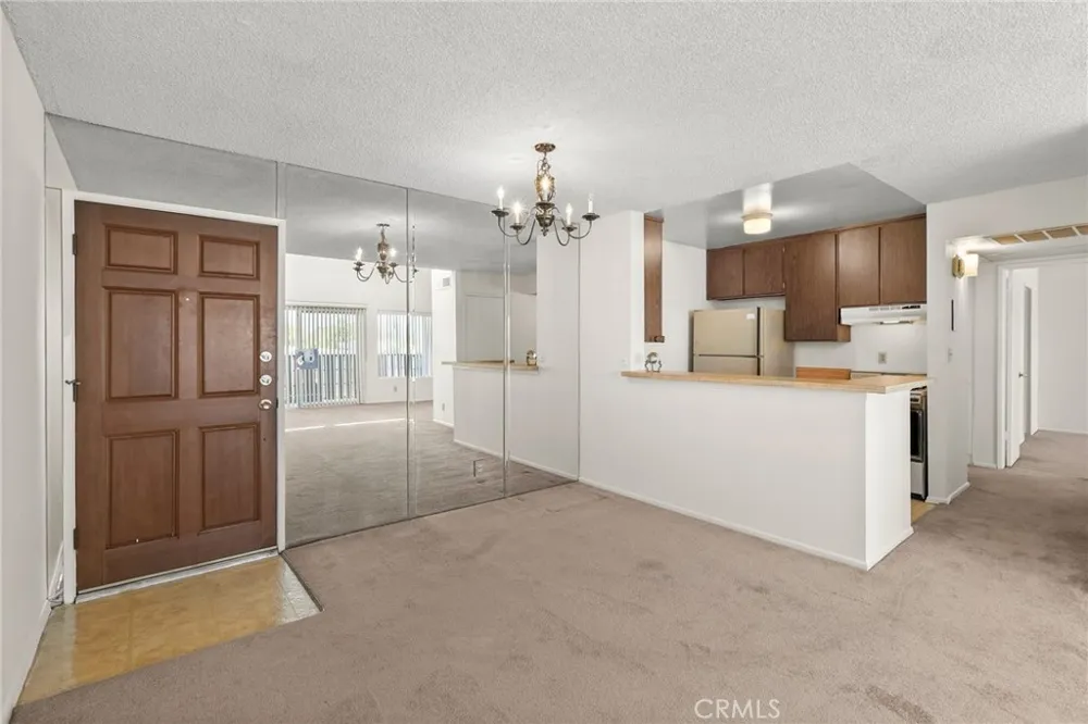 18645 Hatteras St #234 Tarzana, CA 91356