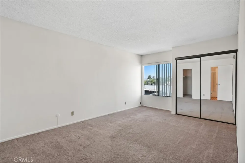 18645 Hatteras St #234 Tarzana, CA 91356