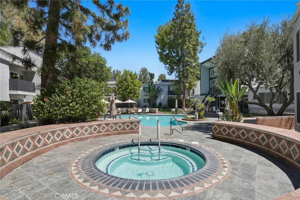 18645 Hatteras St #234 Tarzana, CA 91356