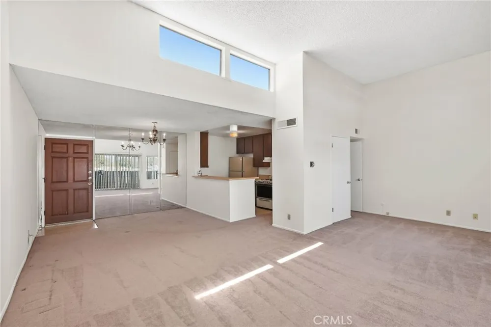 18645 Hatteras St #234 Tarzana, CA 91356