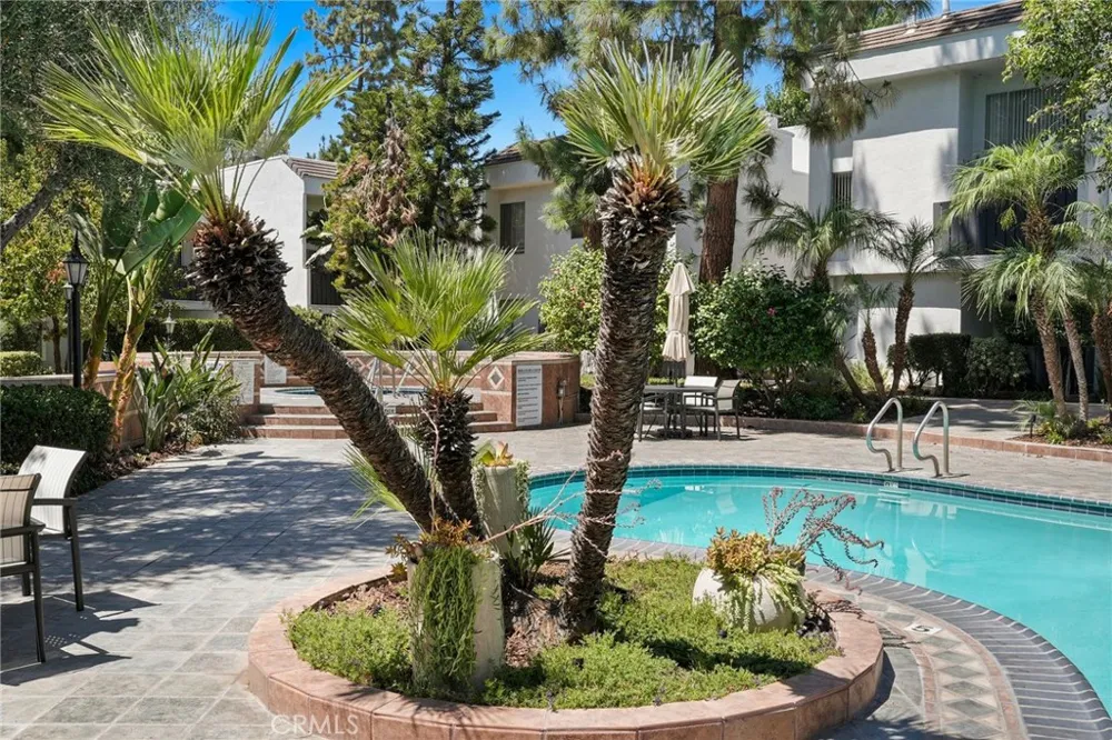 18645 Hatteras St #234 Tarzana, CA 91356
