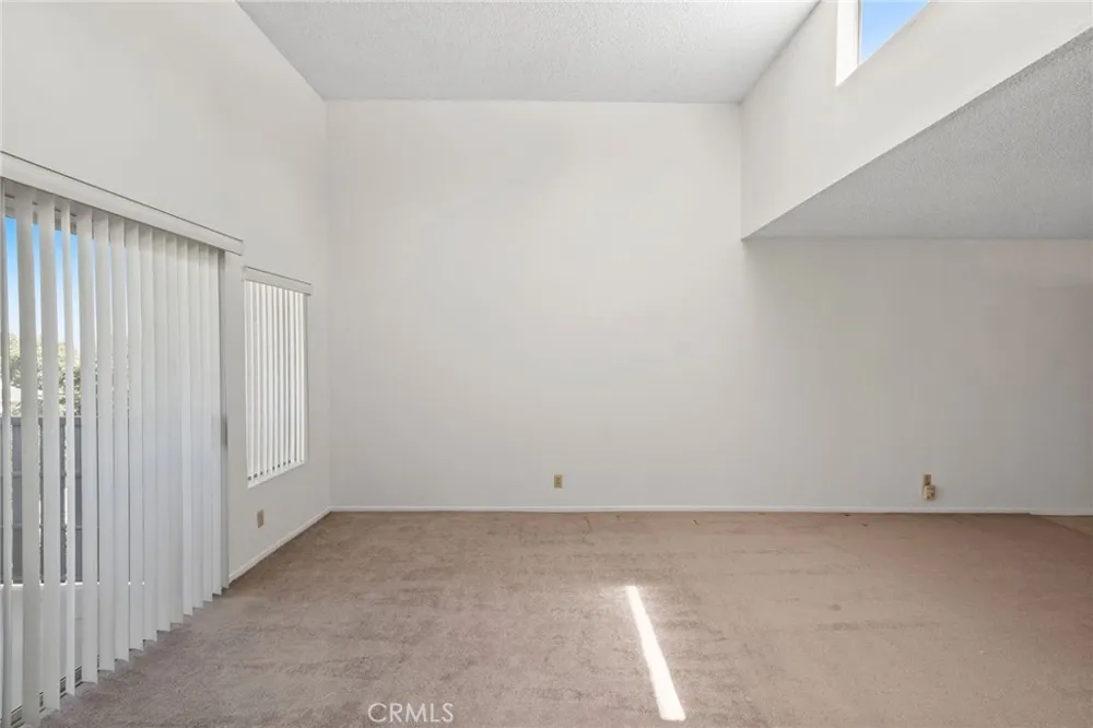 18645 Hatteras St #234 Tarzana, CA 91356