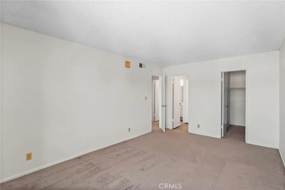 18645 Hatteras St #234 Tarzana, CA 91356