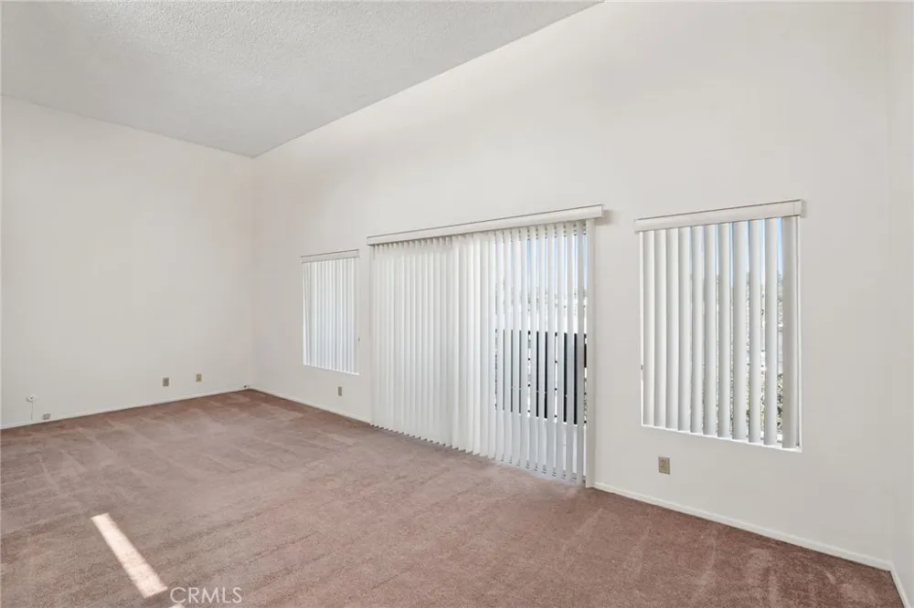 18645 Hatteras St #234 Tarzana, CA 91356