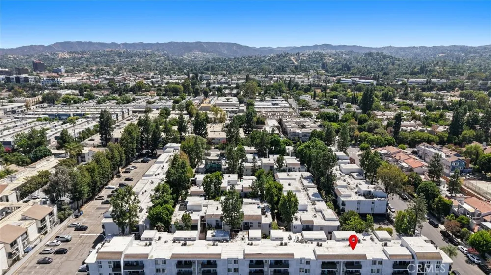 18645 Hatteras St #234 Tarzana, CA 91356
