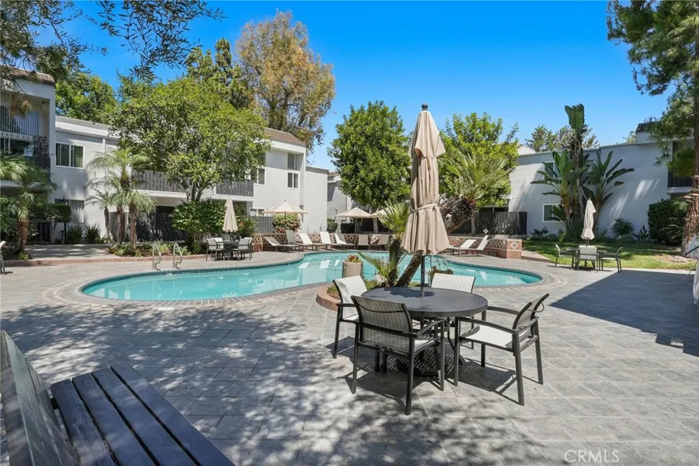 18645 Hatteras St #234 Tarzana, CA 91356