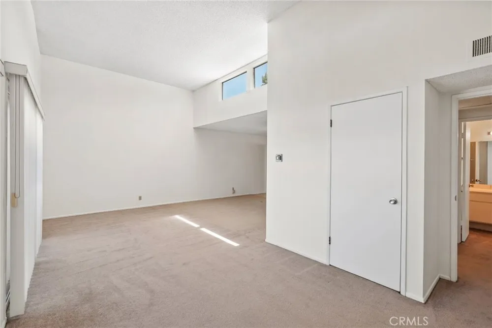 18645 Hatteras St #234 Tarzana, CA 91356