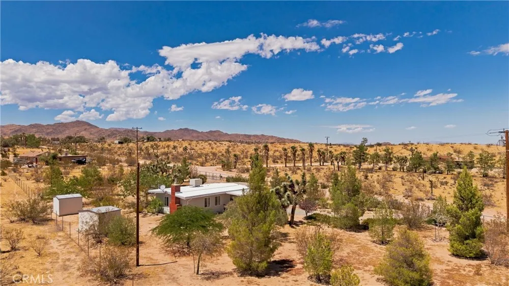 56713 Lowe Yucca Valley, CA 92284