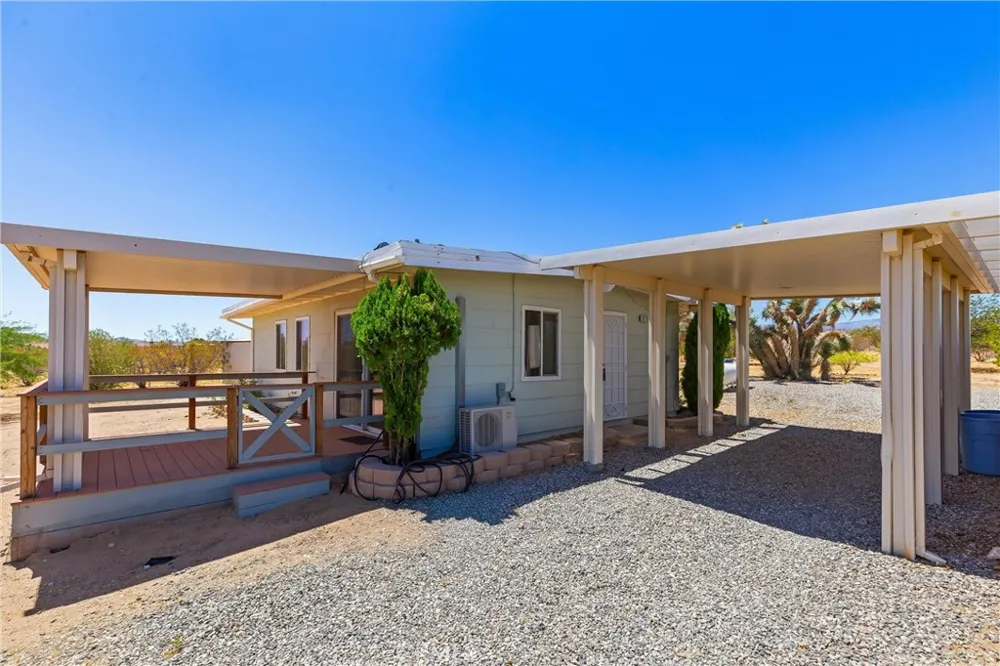 56713 Lowe Yucca Valley, CA 92284