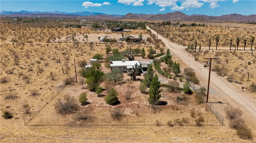 56713 Lowe Yucca Valley, CA 92284