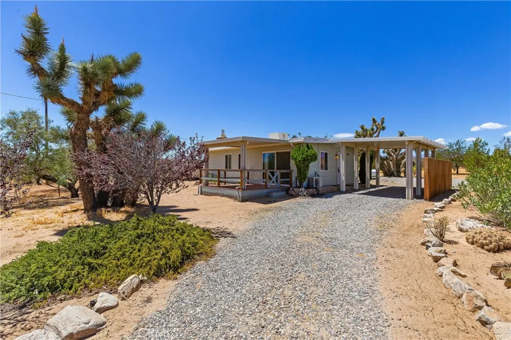 56713 Lowe Yucca Valley, CA 92284