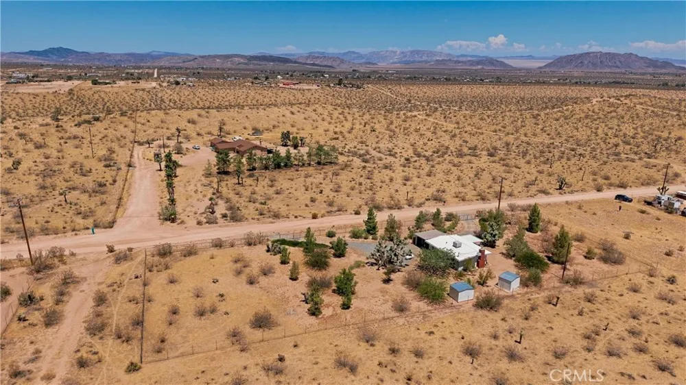 56713 Lowe Yucca Valley, CA 92284