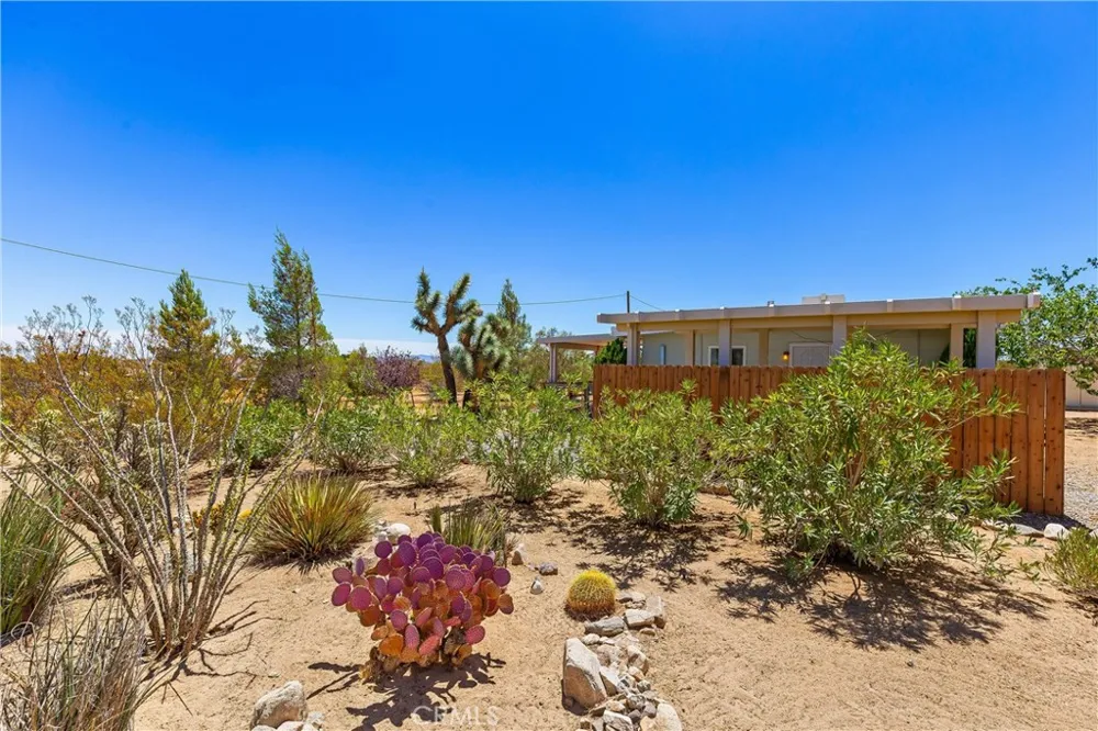 56713 Lowe Yucca Valley, CA 92284