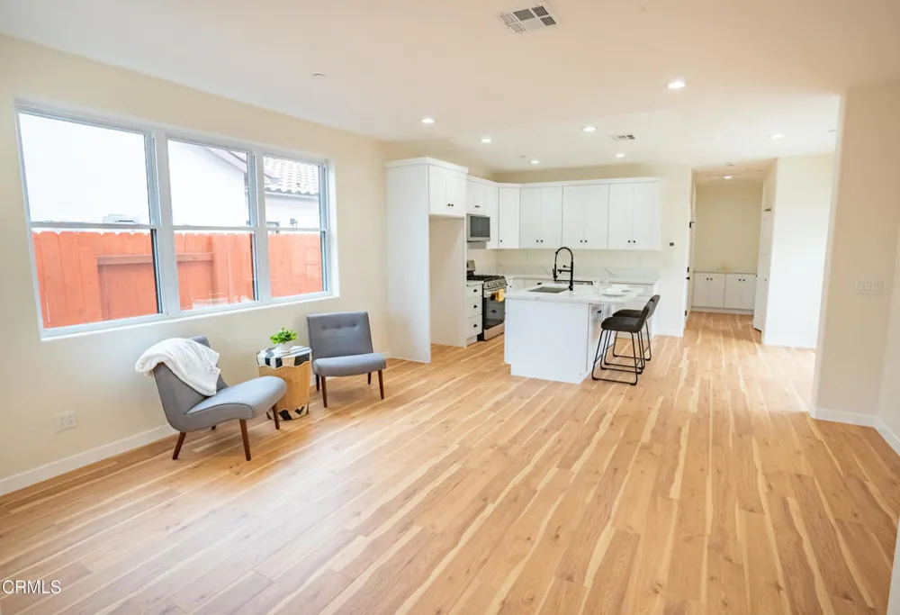 1141 W 2nd Street Oxnard, CA 93030