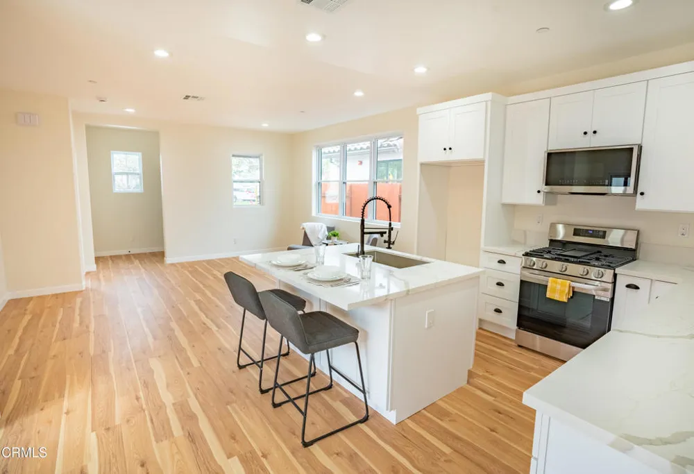 1141 W 2nd Street Oxnard, CA 93030
