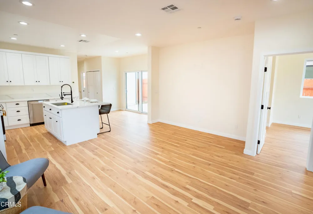 1141 W 2nd Street Oxnard, CA 93030