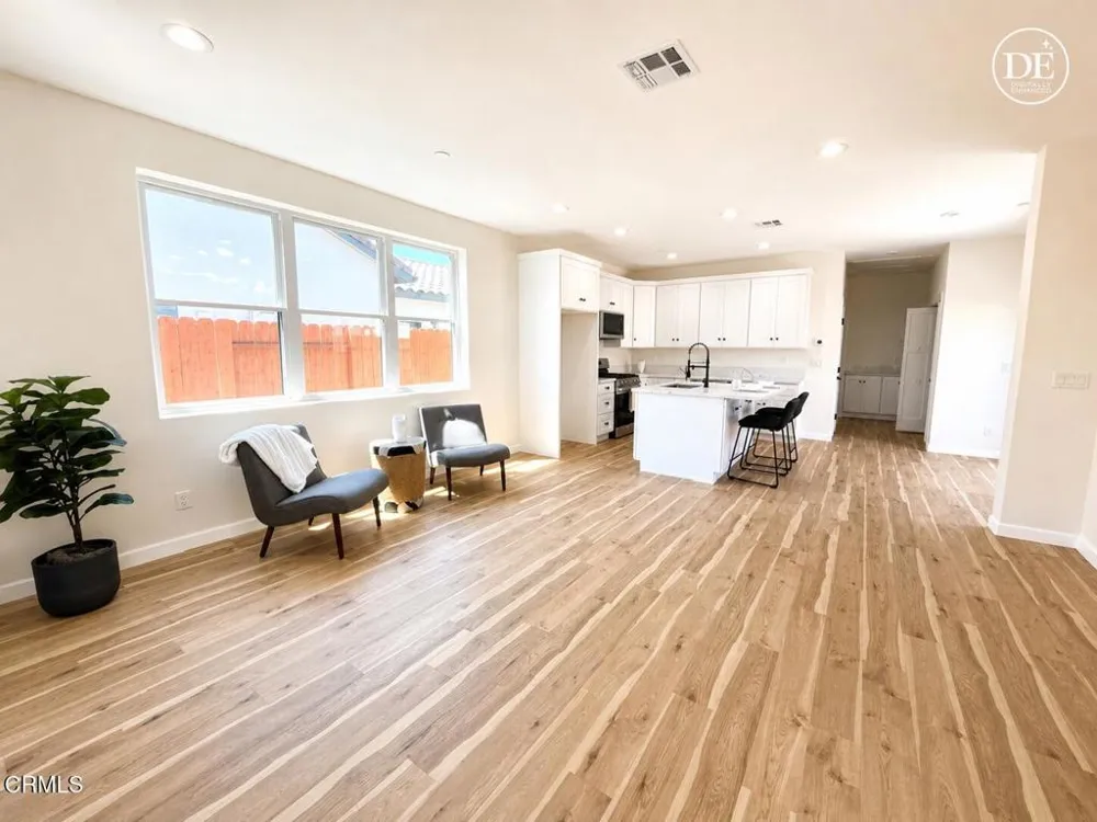 1141 W 2nd Street Oxnard, CA 93030