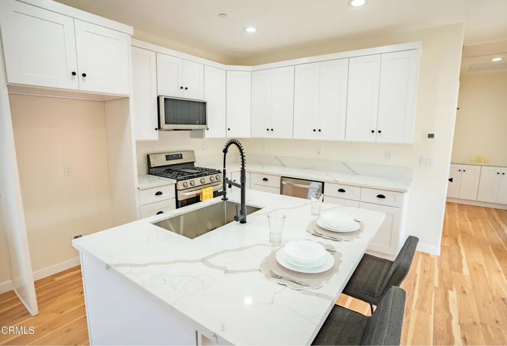 1141 W 2nd Street Oxnard, CA 93030